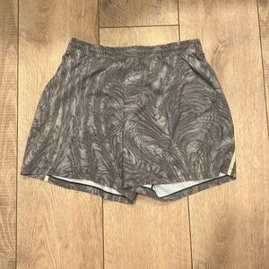 Lululemon Pace Braker Linerless 5” Shorts (Size: L)